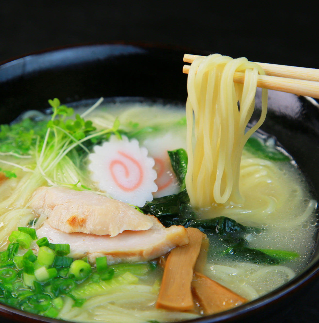 麺屋さんと新たに開発 モツ鍋用の追加トッピングに！ラーメン1玉 約140g